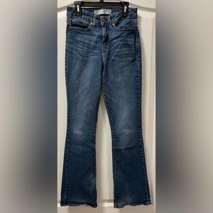 Size 4M Levi Jeans